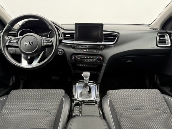 2019 Kia Ceed III, коричневый, 1535000 рублей - вид 12