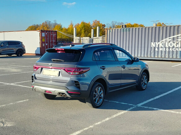 2021 Kia Rio X IV Рестайлинг, серый, 1739000 рублей - вид 4