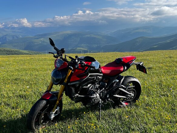 2023 Ducati Monster 937, красный, 1040000 рублей