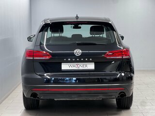 2020 Volkswagen Touareg III, чёрный, 3799000 рублей, вид 4