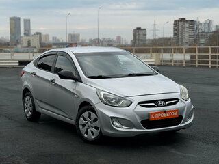 2013 Hyundai Solaris I, серебристый, 599000 рублей, вид 3