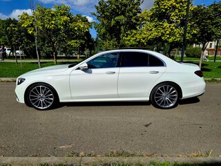 2021 Mercedes-Benz E-Класс 350 V (W213, S213, C238) Рестайлинг, белый, 5700000 рублей, вид 4
