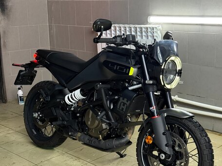 2024 Husqvarna Svartpilen 401, чёрный, 595000 рублей, вид 5