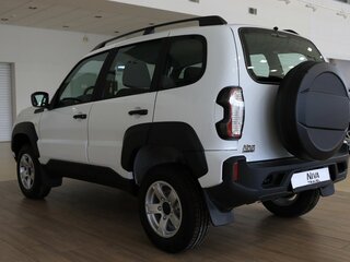 2026 Lada (ВАЗ) Niva Travel I Рестайлинг, белый, 1603000 рублей, вид 4