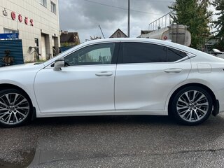 2020 Lexus ES 250 VII, белый, 5000000 рублей, вид 4
