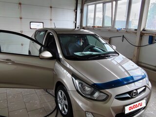 2012 Hyundai Solaris I, бежевый, 720000 рублей, вид 2