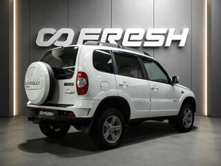 2016 Chevrolet Niva I Рестайлинг, белый, 670000 рублей, вид 2