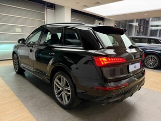 2026 Audi Q7 45 TFSI II (4M) Рестайлинг 2, чёрный, 11690000 рублей, вид 2
