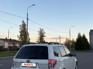 2011 Subaru Forester III Рестайлинг, белый, 930000 рублей, вид 5