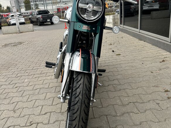 2026 Royal Enfield Classic 350, зелёный, 526000 рублей - вид 12