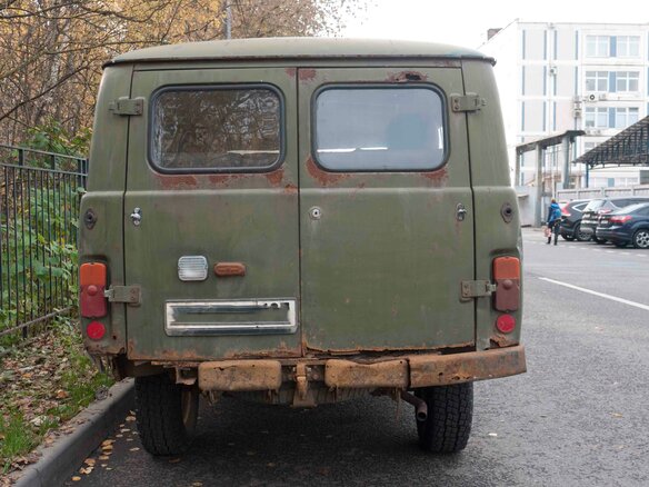 1998 УАЗ 2206, зелёный, 100000 рублей - вид 7
