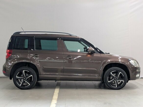 2016 Skoda Yeti I Рестайлинг, коричневый, 1685000 рублей - вид 11