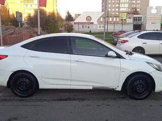 2012 Hyundai Solaris I, белый, 650000 рублей, вид 2