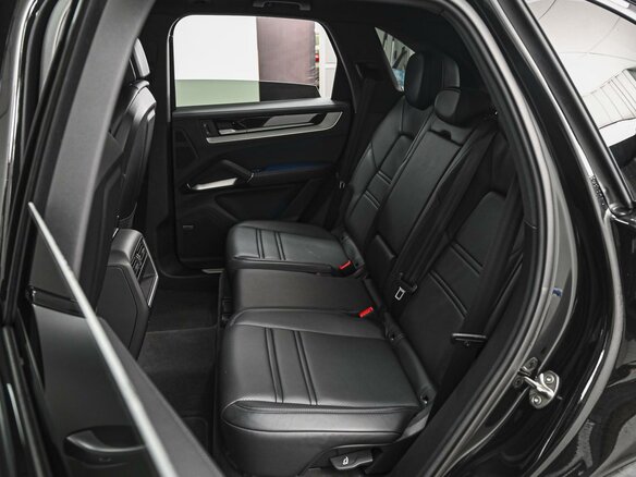 2024 Porsche Cayenne III Рестайлинг, чёрный, 16350000 рублей - вид 10