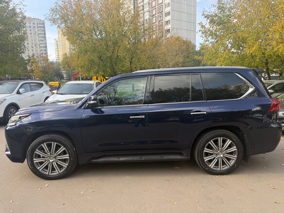 2016 Lexus LX 570 III Рестайлинг 2, синий, 7150000 рублей - вид 5