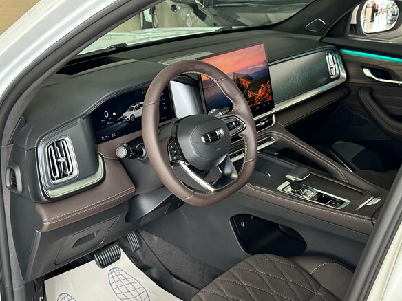 2026 Geely Monjaro I Рестайлинг, белый - вид 11
