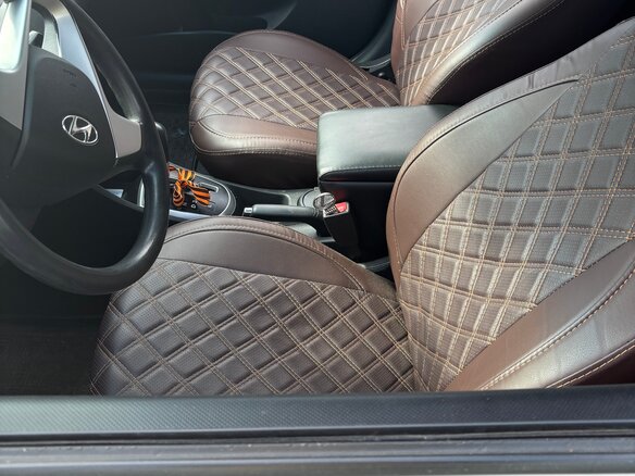 2011 Hyundai Solaris I, бежевый, 650000 рублей - вид 2