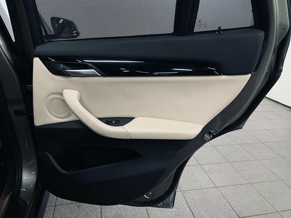 2018 BMW X1 18d sDrive II (F48), бежевый, 2180000 рублей - вид 15