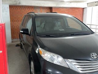 2013 Toyota Sienna III, чёрный, 2550000 рублей, вид 2
