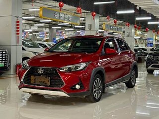 2022 Toyota Yaris IV, красный, 1400000 рублей, вид 1