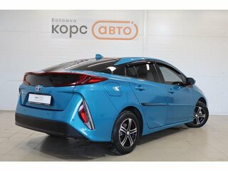 2017 Toyota Prius IV (XW50), синий, 1908600 рублей, вид 3