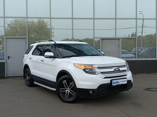 2013 Ford Explorer V, белый, 1599000 рублей, вид 3