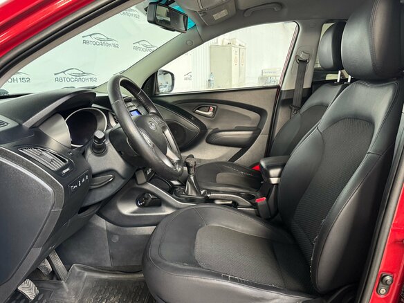 2010 Hyundai ix35 I, красный, 999000 рублей - вид 4