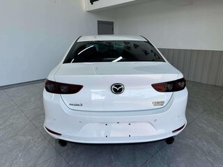 2023 Mazda 3 Axela IV (BP), белый, 1650000 рублей, вид 3