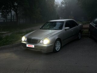 2000 Mercedes-Benz E-Класс 200 II (W210, S210) Рестайлинг, золотистый, 320000 рублей, вид 3