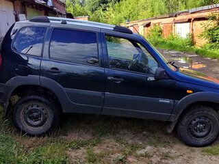 2010 Chevrolet Niva I Рестайлинг, чёрный, 390000 рублей, вид 2