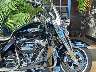 2018 Harley-Davidson Road King, чёрный, 2350000 рублей, вид 4