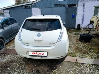 2010 Nissan Leaf (EM61) I (ZE0/AZE0), белый, 750000 рублей, вид 3