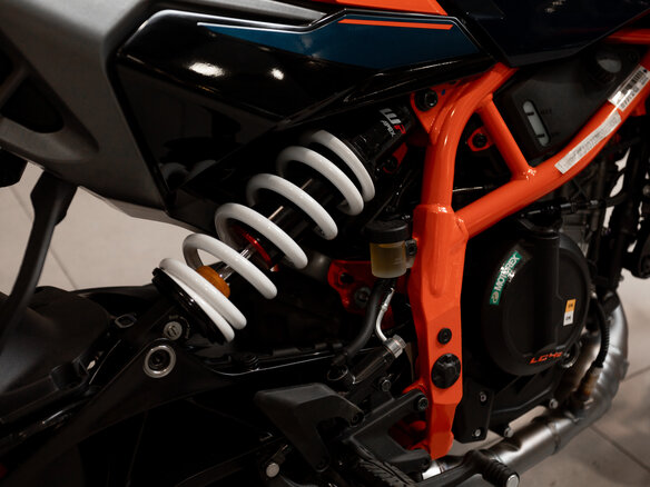 2025 KTM 390 Duke, синий, 699000 рублей - вид 13