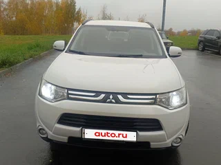 2013 Mitsubishi Outlander III, белый, 1200000 рублей, вид 1