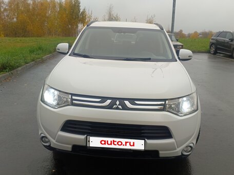 2013 Mitsubishi Outlander III, белый, 1200000 рублей, вид 1