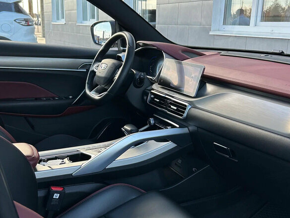 2023 Geely Coolray I, серебристый, 2000000 рублей - вид 13