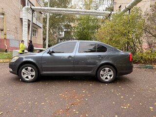 2012 Skoda Octavia II (A5) Рестайлинг, серый, 1085000 рублей, вид 4