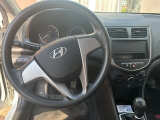 2015 Hyundai Solaris I Рестайлинг, белый, 1090000 рублей, вид 4