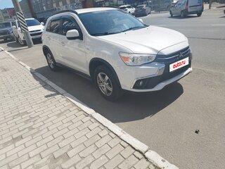 2017 Mitsubishi ASX I Рестайлинг 2, белый, 1247000 рублей, вид 2