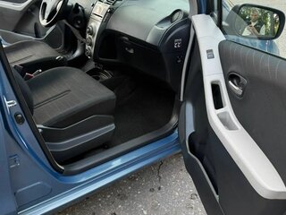 2008 Toyota Yaris Multimode II, серый, 590000 рублей, вид 5