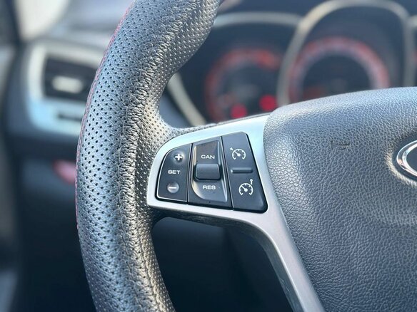 2019 Lada (ВАЗ) Vesta SW Cross I, белый, 1111800 рублей - вид 15