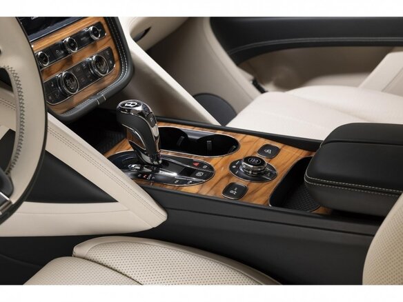 2023 Bentley Bentayga EWB I Рестайлинг, зелёный, 26000000 рублей - вид 18