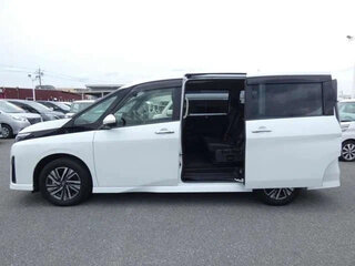 2023 Nissan Serena VI (C28), белый, 2250000 рублей, вид 2