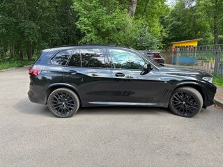 2021 BMW X5 40d IV (G05/G18), чёрный, 7900000 рублей, вид 5
