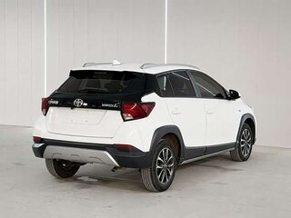 2022 Toyota Yaris L X XP150 Рестайлинг, белый, 1130000 рублей, вид 5