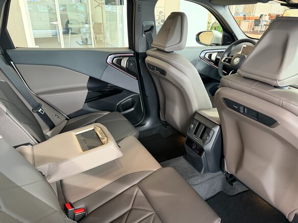 2026 BMW X3 Long 30L xDrive IV (G45/G48), белый, 7490000 рублей - вид 34