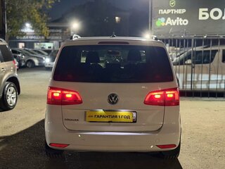 2013 Volkswagen Touran I Рестайлинг 2, белый, 1289000 рублей, вид 5