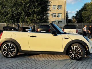 2017 Mini Cabrio Cooper III, белый, 2100000 рублей, вид 4