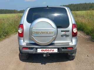 2009 Chevrolet Niva I Рестайлинг, серебристый, 430000 рублей, вид 5