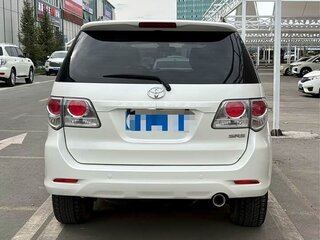 2015 Toyota Fortuner I Рестайлинг 2, белый, 2500000 рублей, вид 5